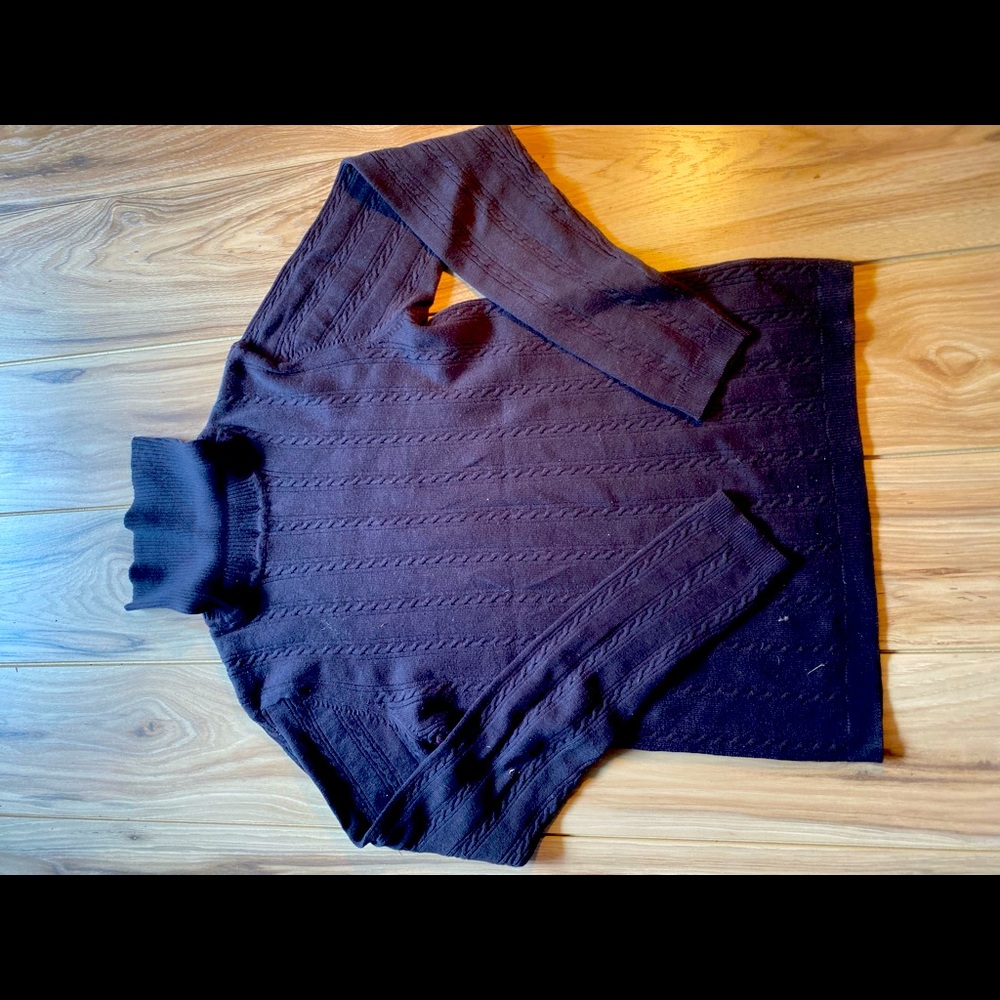 CROFT & BARROW- Black Cable Knit Turtleneck